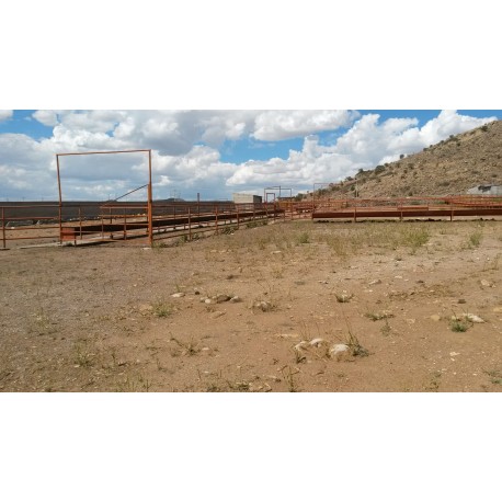 Corrales y Chut de tubo petrolero