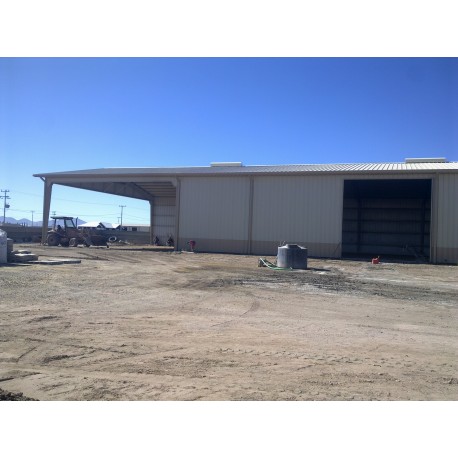 Bodega con tejaban de la orilla