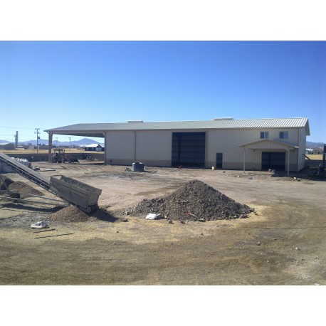 Bodega con tejaban de la orilla
